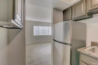 Photo #3: 2450071 Listing 