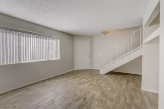 Photo #4: 2450071 Listing 