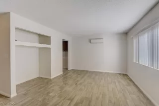 Photo #5: 2450071 Listing 