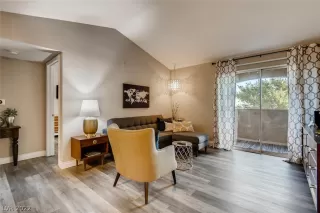 Photo #1: 2450079 Listing 