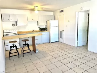 Photo #1: 2450111 Listing 