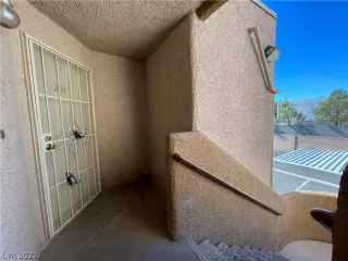 Photo #2: 2450134 Listing 