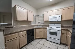 Photo #6: 2450135 Listing 
