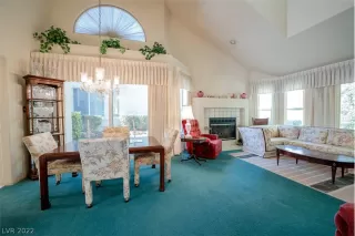 Photo #2: 2450136 Listing