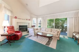 Photo #3: 2450136 Listing