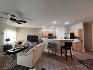 Photo #4: 2450143 Listing 