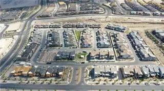 Photo #4: 2450157 Listing