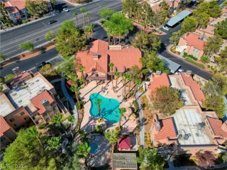 Photo #2: 2450177 Listing