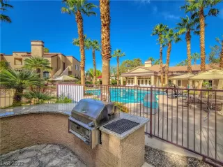 Photo #3: 2450177 Listing