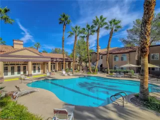 Photo #4: 2450177 Listing