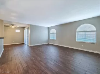 Photo #6: 2450177 Listing