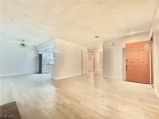 Photo #3: 2450215 Listing 