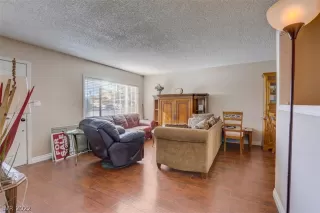 Photo #4: 2450221 Listing