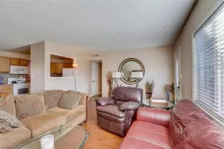 Photo #5: 2450221 Listing