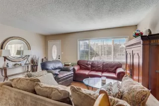 Photo #6: 2450221 Listing