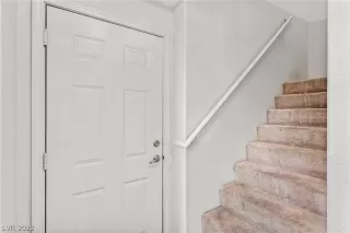 Photo #4: 2450248 Listing