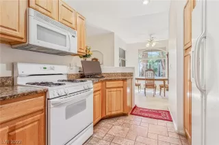 Photo #6: 2450248 Listing