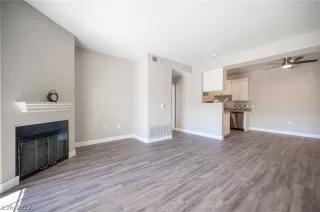 Photo #3: 2450305 Listing