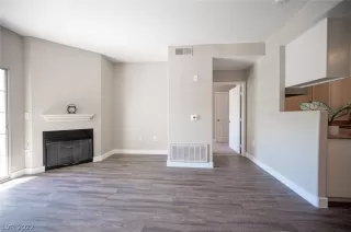 Photo #6: 2450305 Listing