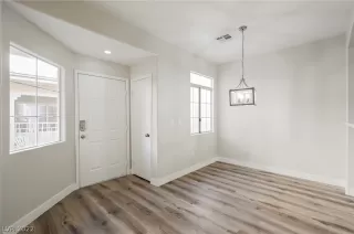 Photo #5: 2450320 Listing 