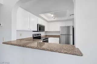 Photo #5: 2450351 Listing