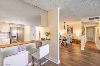 Photo #5: 2450366 Listing