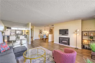 Photo #6: 2450366 Listing