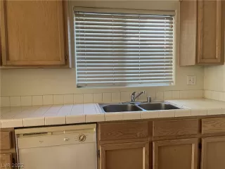 Photo #5: 2450388 Listing 