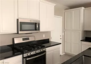 Photo #6: 2450391 Listing 