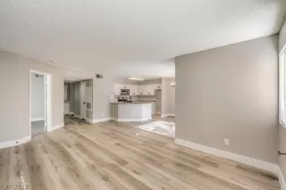 Photo #6: 2450439 Listing