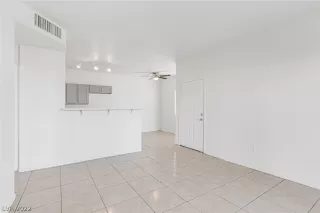 Photo #4: 2450468 Listing 