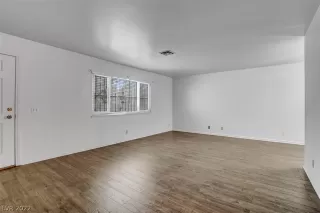 Photo #3: 2450469 Listing