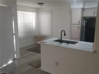 Photo #6: 2450507 Listing