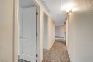 Photo #5: 2450541 Listing