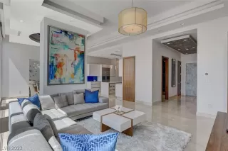 Photo #1: 2450566 Listing 