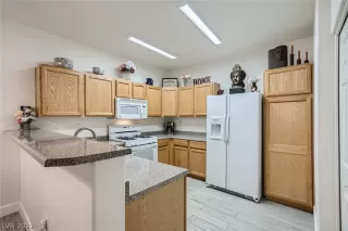 Photo #4: 2450568 Listing 