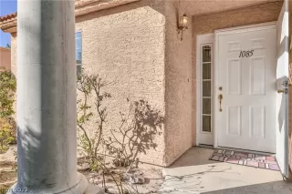 Photo #4: 2450575 Listing