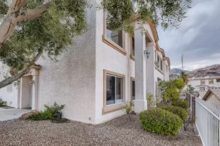 Photo #1: 2450577 Listing 