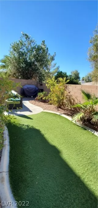 Photo #3: 2450609 Listing