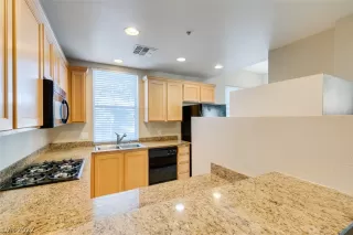 Photo #1: 2450617 Listing 