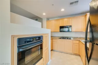 Photo #3: 2450617 Listing 