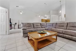 Photo #3: 2450632 Listing 