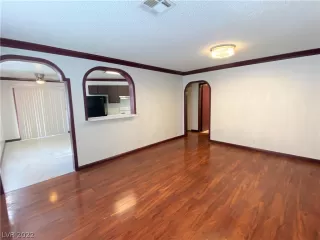 Photo #5: 2450651 Listing 