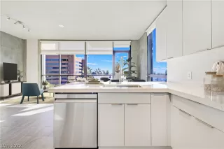 Photo #1: 2450663 Listing