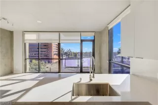 Photo #2: 2450663 Listing