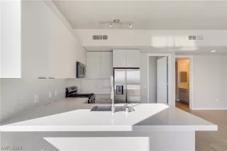 Photo #3: 2450663 Listing