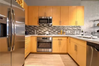 Photo #2: 2450666 Listing