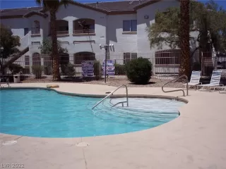 Photo #2: 2450667 Listing