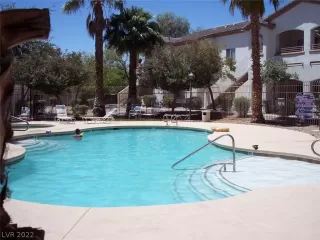 Photo #3: 2450667 Listing