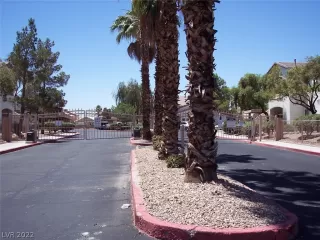 Photo #5: 2450667 Listing